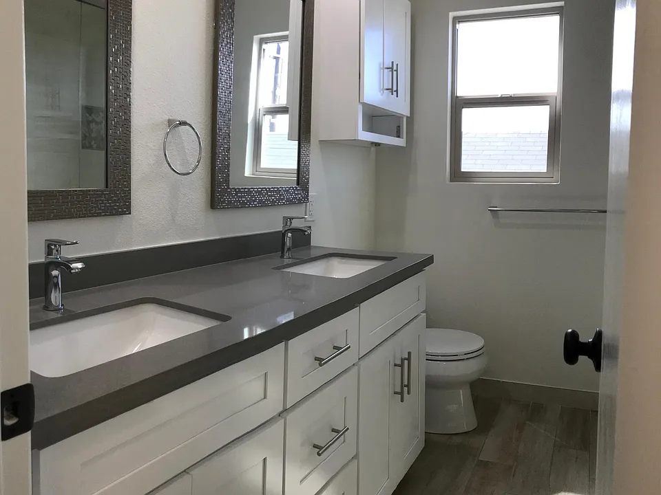 Brand New Bathroom/ Double Sink Quartz countertop Concreteo
