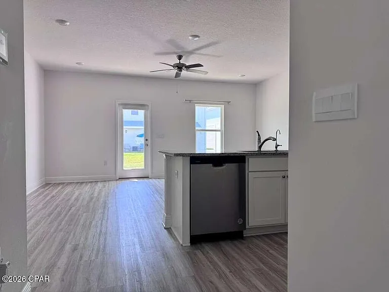 147 Ellery Ln — Photo 24