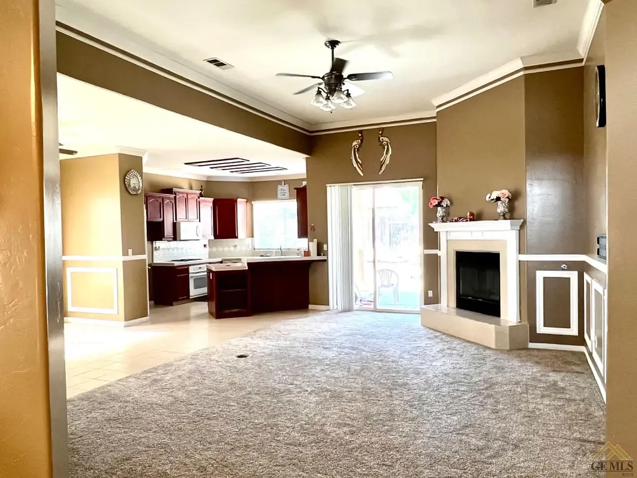 4 bed, 2098 sqft, $3,500 — Photo 2