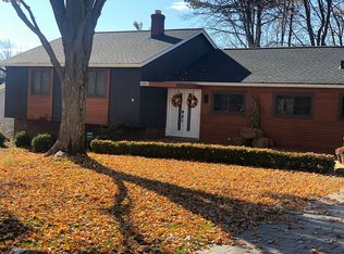 686 Lake Forest Rd, Rochester Hills, MI 48309