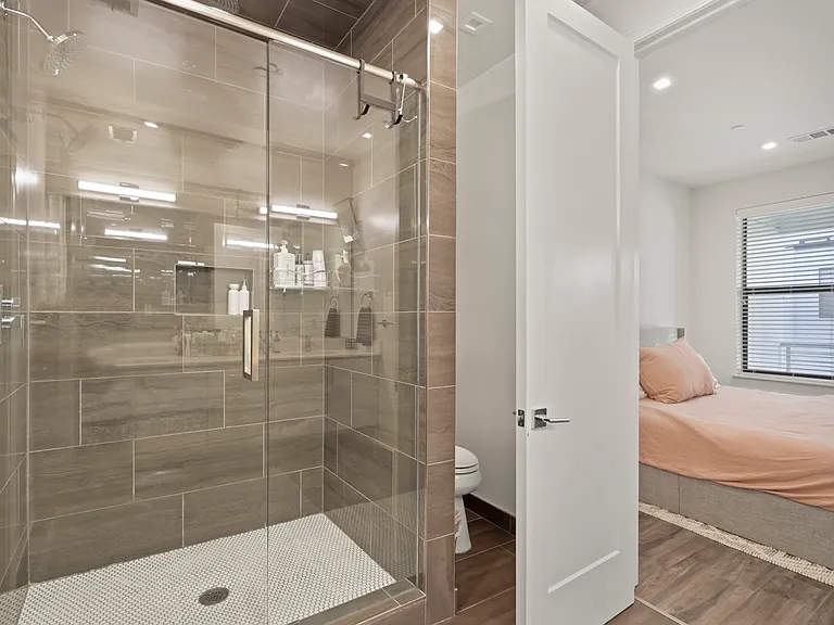 1813 Park Ave #106 — Photo 12