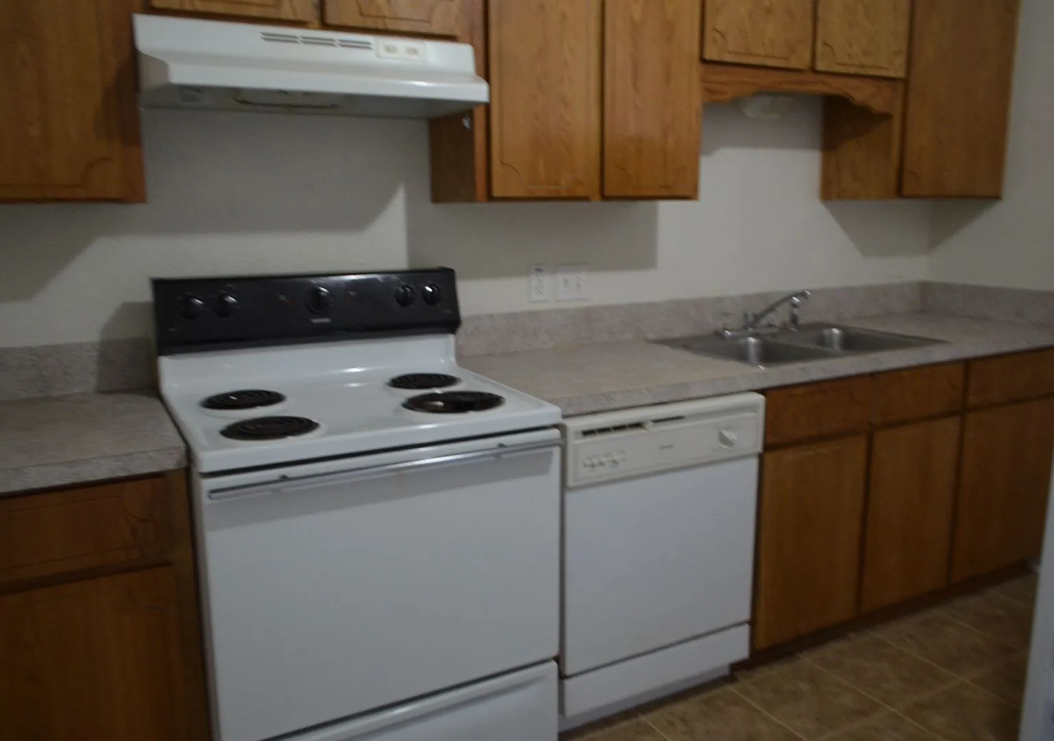 4206 Primrose Dr — Photo 3