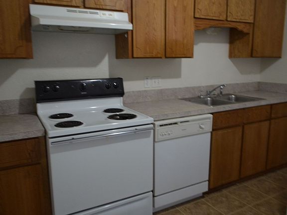 3rd image of 4206 Primrose Dr