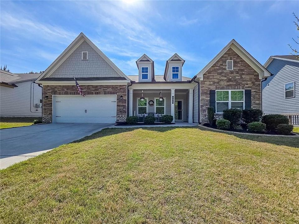 1st image of 295 Crestbrook Ln