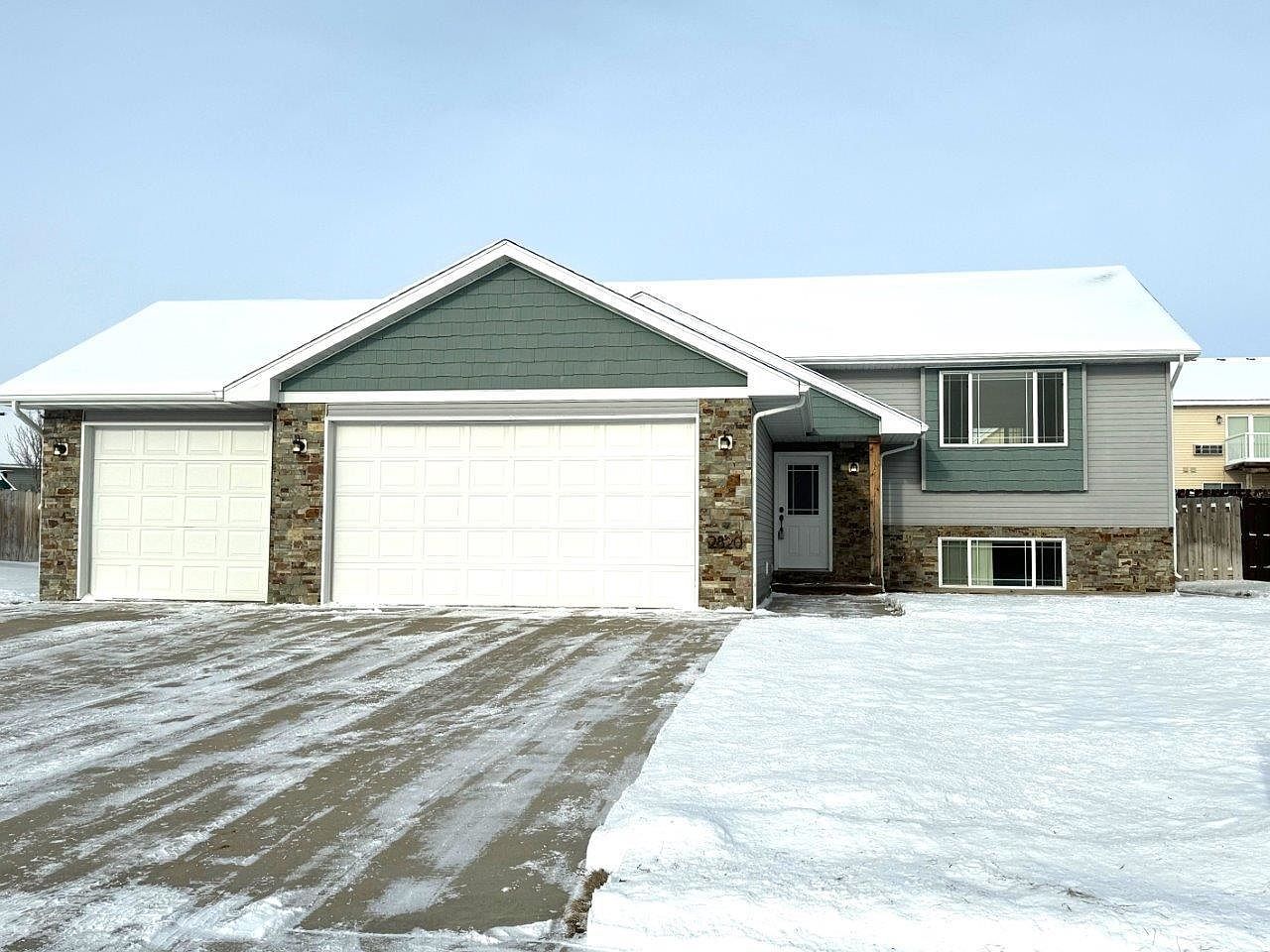 2820 Grey Eagle Pass NW, Minot, ND 58703 Zillow