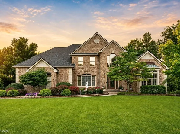 26778 Primrose Ln, Westlake, OH 44145