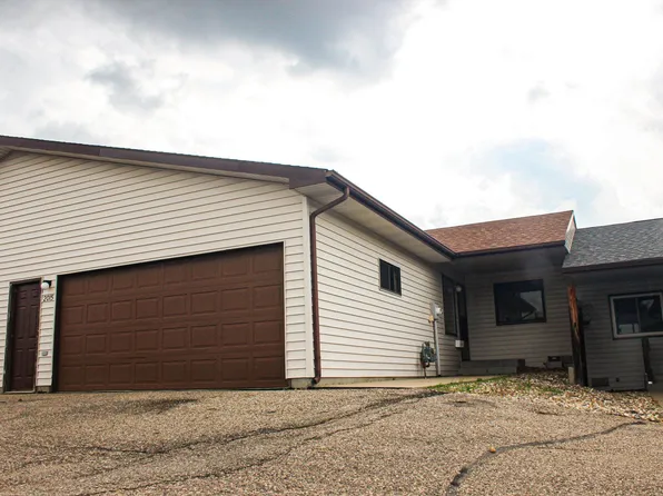 2015 12th St NW #2015, Minot, ND 58703