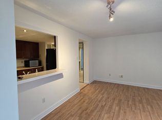 33 University Ave #905, Toronto, ON M5J2S7