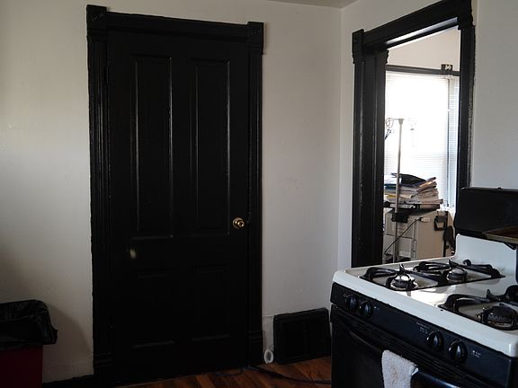 4th image of 224 Oscar Ave