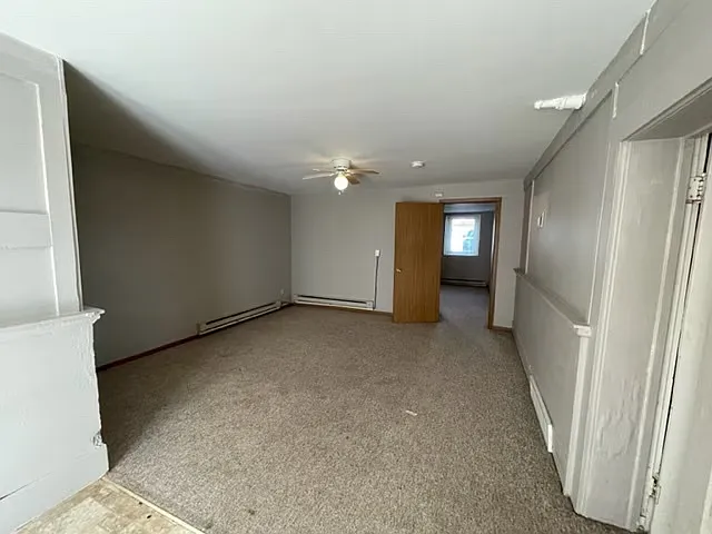 Building Photo - 711 E Burlington St #1
