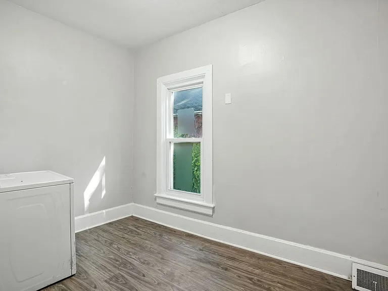325 Kirkwood Blvd — Photo 28