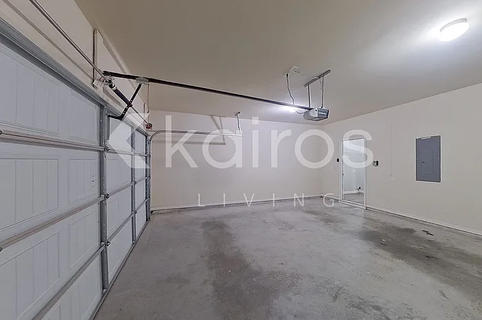 1332 Bass Ln — Photo 23