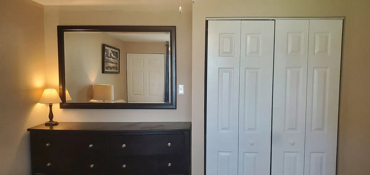 3 bed, 2.0 bath, 1295 sqft, $1,000 — Photo 4