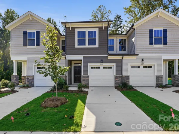 3205 Meadow Knoll Dr, Charlotte, NC 28269