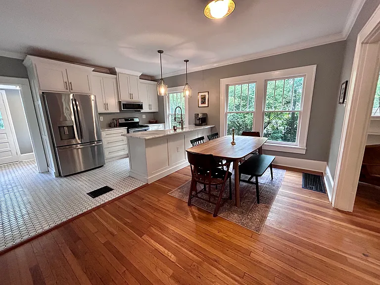 1006 Garnett Ave — Photo 4