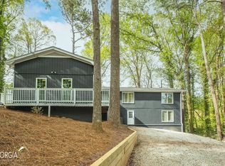 1159 Timberland Dr SW, Lilburn, GA