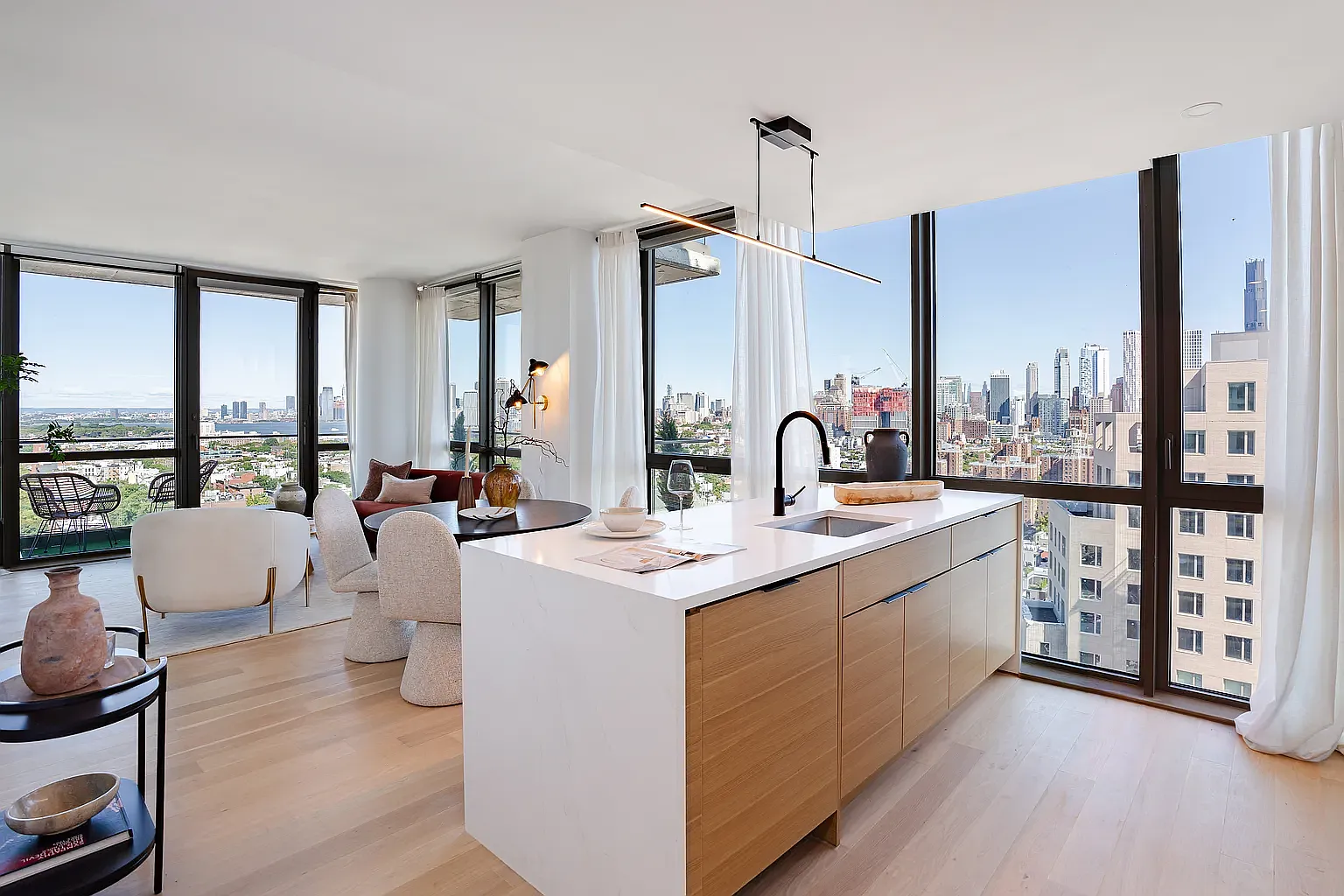 325 Bond Street — Photo 4