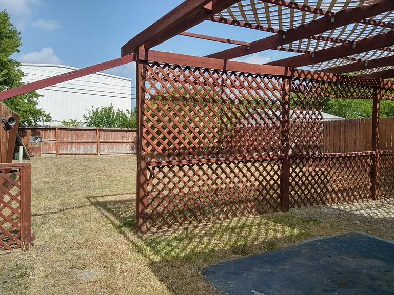 2527 Corian Glen Dr — Photo 19
