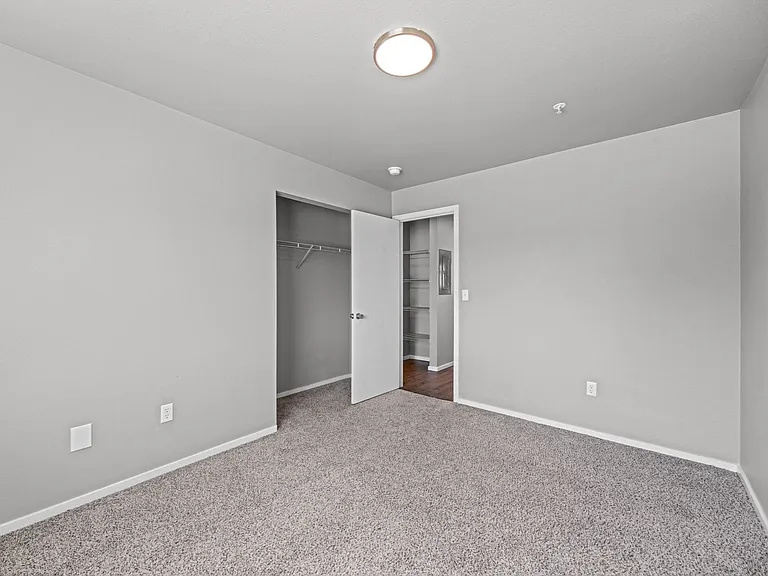 Gateway Crossing Apartments — Photo 18