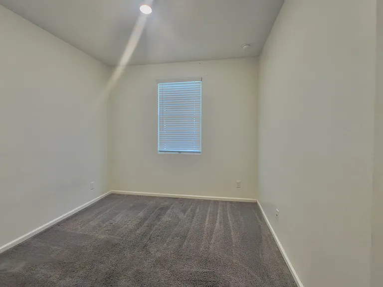 4523 N 92nd Ave — Photo 19