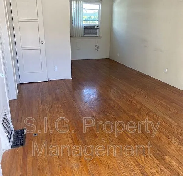 1151 Western Ave #C — Photo 6