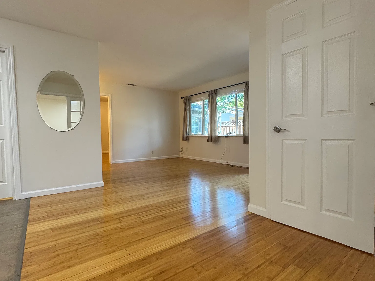 3 bed, 1232 sqft, $3,900 — Photo 1
