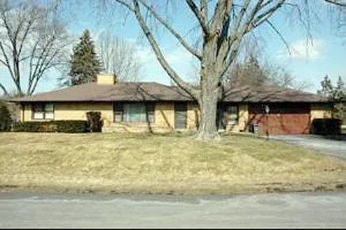 974 Meadow Ln photo 1