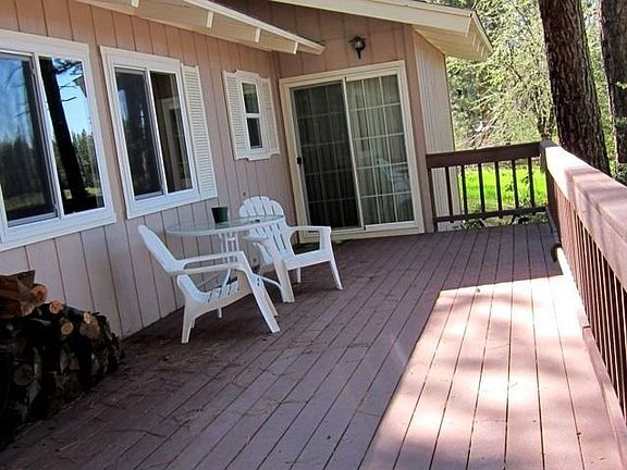 Each bedroom sliders to deck