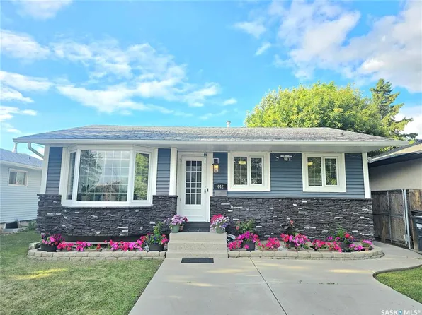 442 Douglas CRESCENT, Saskatoon, SK S7L 4T5