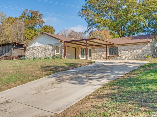 640 Crest Lane, New Braunfels, TX 78130