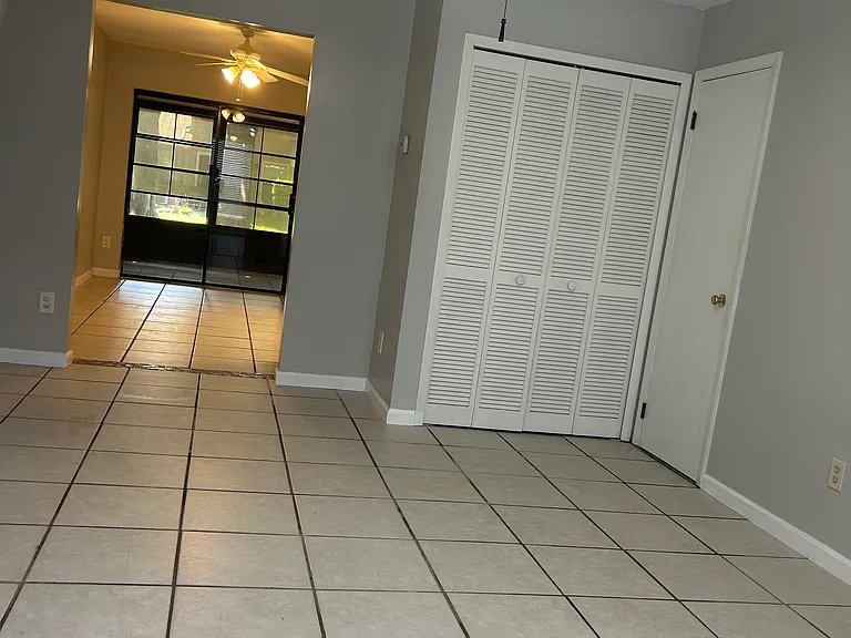 608 Casa Park Ct #J — Photo 4