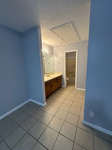 1st image of 300 Freeport Dr
