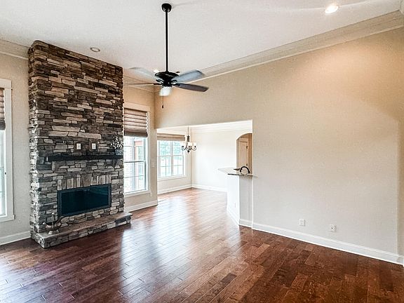 2nd image of 2006 Serene Cove Way