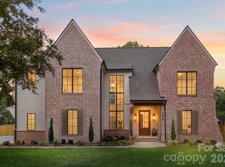 542 Lansdowne Rd, Charlotte, NC 28270
