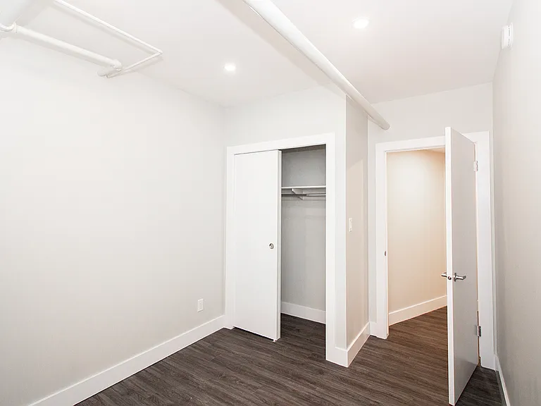 834 Grosvenor Ave #11 — Photo 12