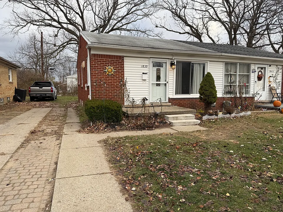 1839 Ackley Ave
