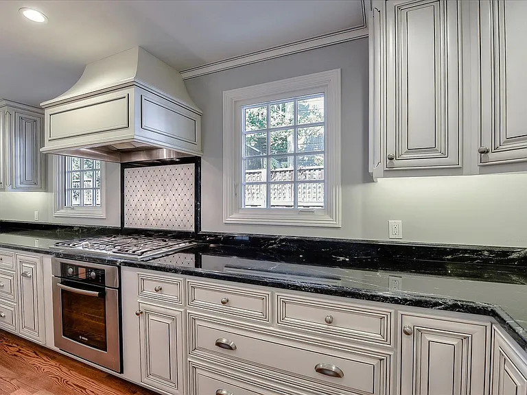 135 Wilder Ave — Photo 10