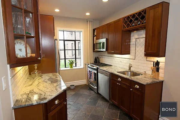 Sold by Bond New York | media 9