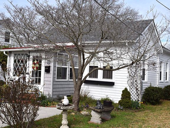 2nd image of 4418 South St