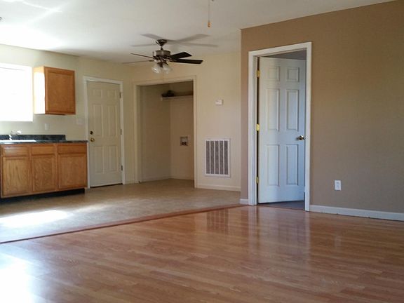 3rd image of 548 Hialeah Dr