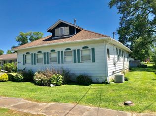 416 McFall St, Benton, IL 62812