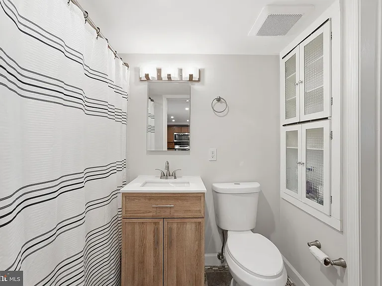 1329 N Van Dorn St — Photo 11