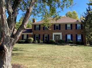 7121 Larchwood Dr, West Chester, OH 45241