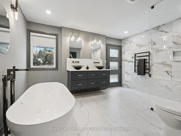 36 Emily St — Photo 19