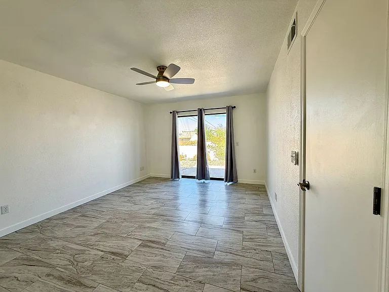 3340 Dolphin Dr — Photo 6
