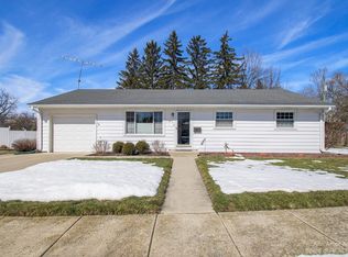 140 Owens Ct, Chelsea, MI 48118