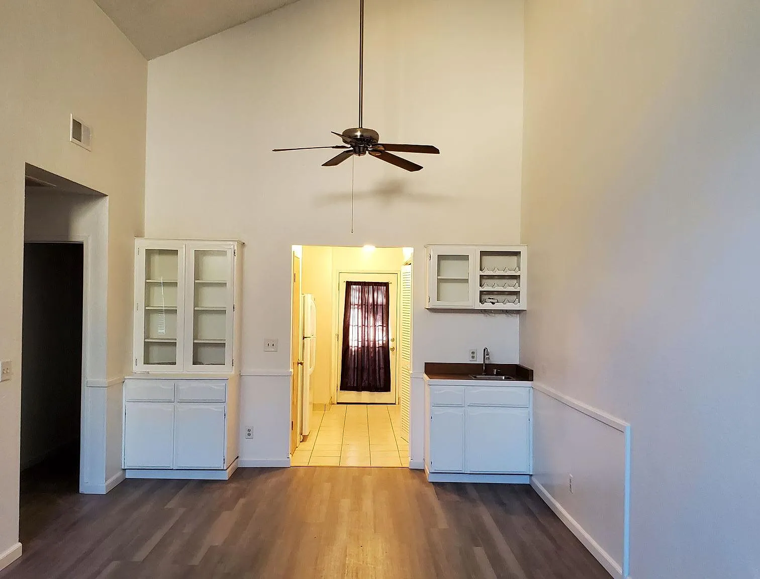 2 bed, 1210 sqft, $1,850 — Photo 3