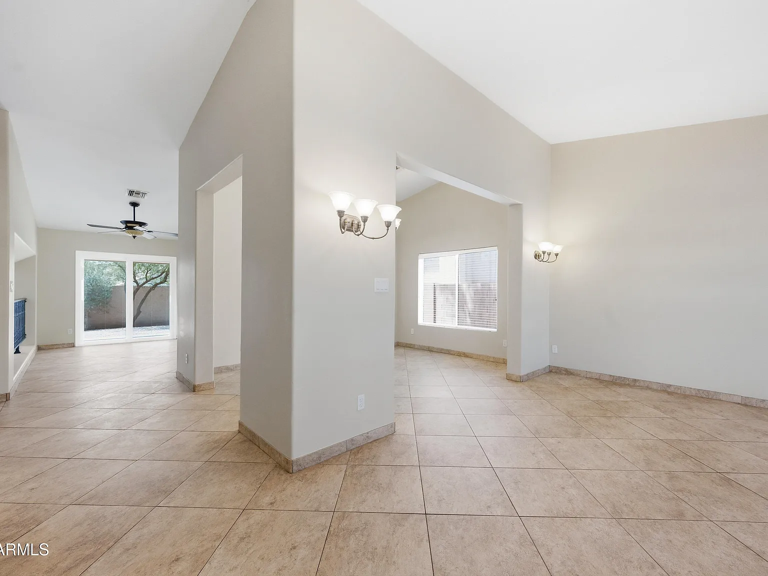 5 bed, 3.0 bath, 2846 sqft, $3,400 — Photo 2