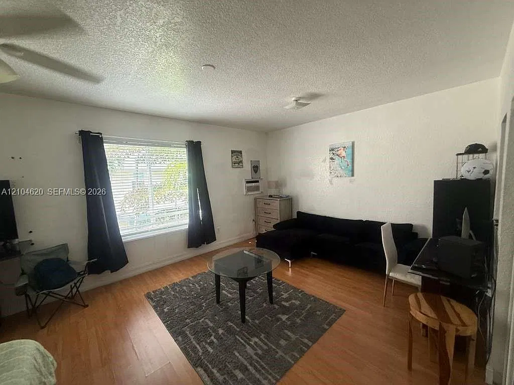 820 Euclid Ave — Photo 2