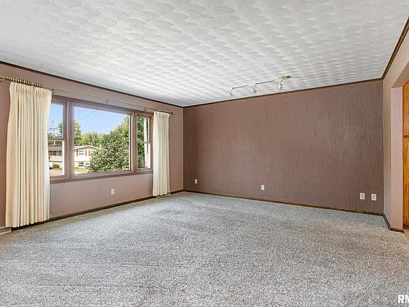 4th image of 9011 34th St W